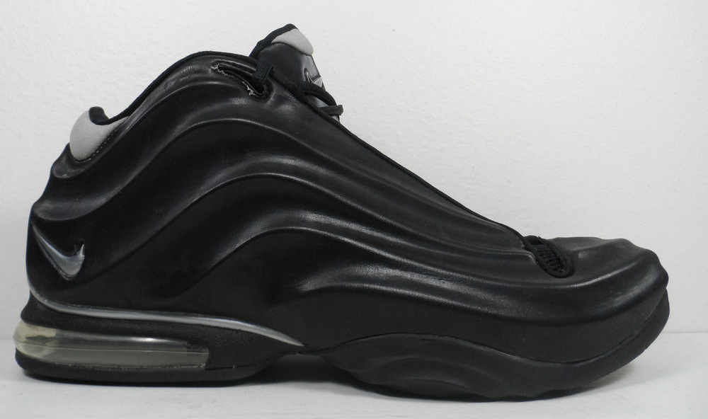 posite nike shoes