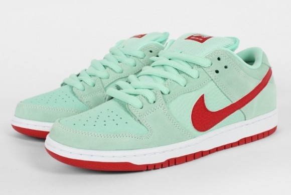 nike sb dunk low medium mint gym red