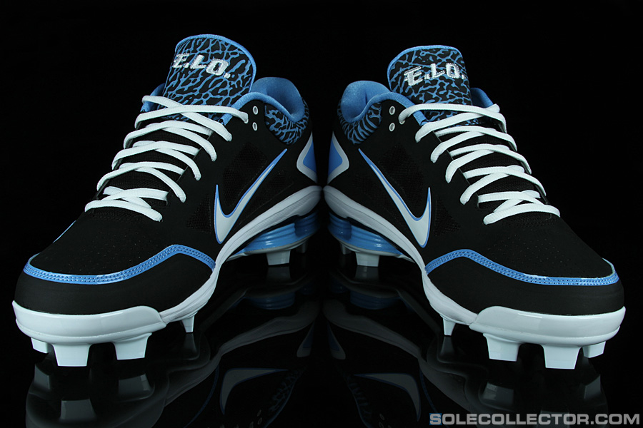 Evan longoria 2024 new balance cleats