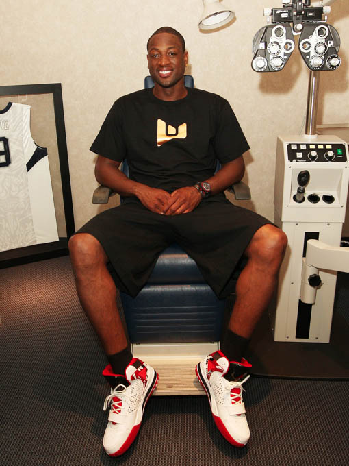 Dwyane Wade Gets Lasik, Sports New Logo