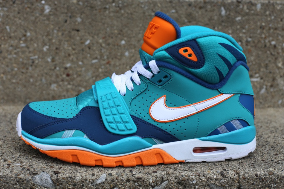 miami dolphins color nike shoes