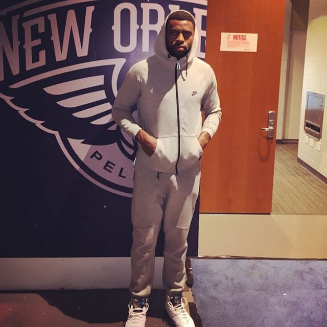 Tyreke Evans wearing Air Jordan VII 7 French Blue