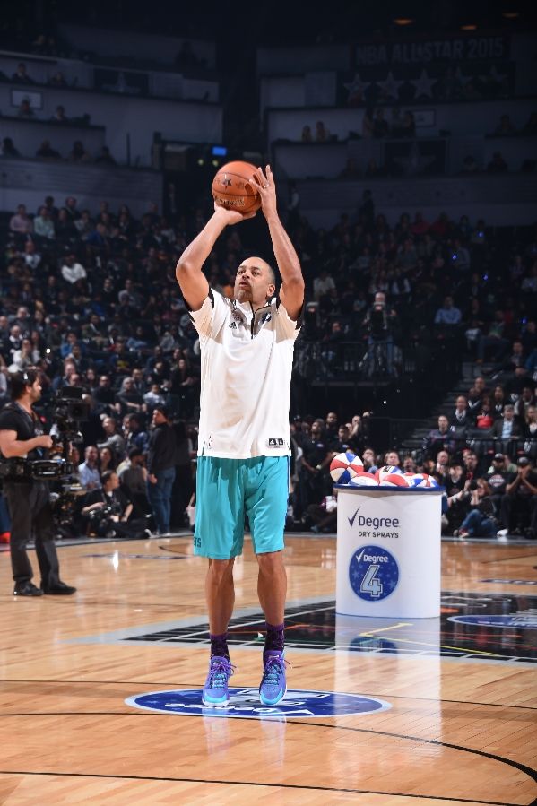 Dell Curry wearing Under Armour Curry One Low Father to Son (1)