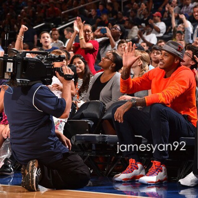 Carmelo Anthony wearing Air Jordan X 10 Knicks Pe