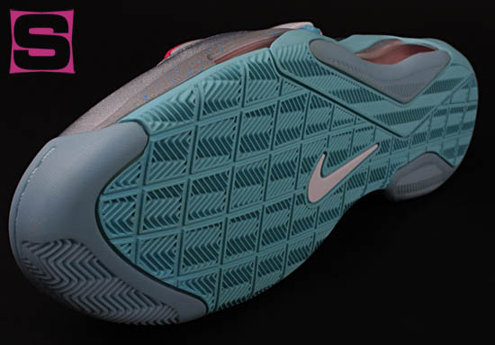First Look: "McFly" Nike Hypermax