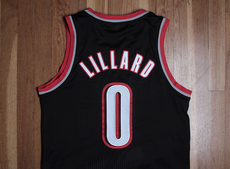 Jersey Spotlight // Damian Lillard Portland Trail Blazers REV30 (7)