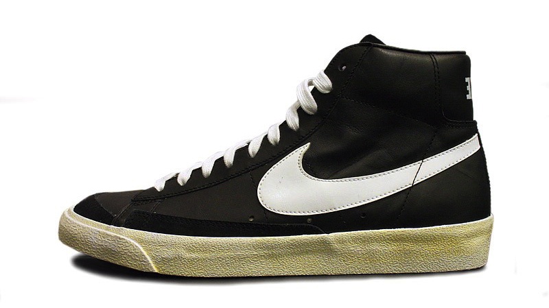 Nike Blazer Mid '77 - Black / White 
