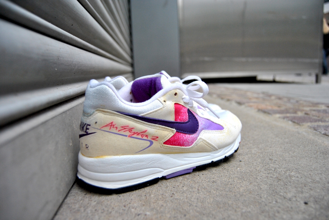 Retro running hot sale nike