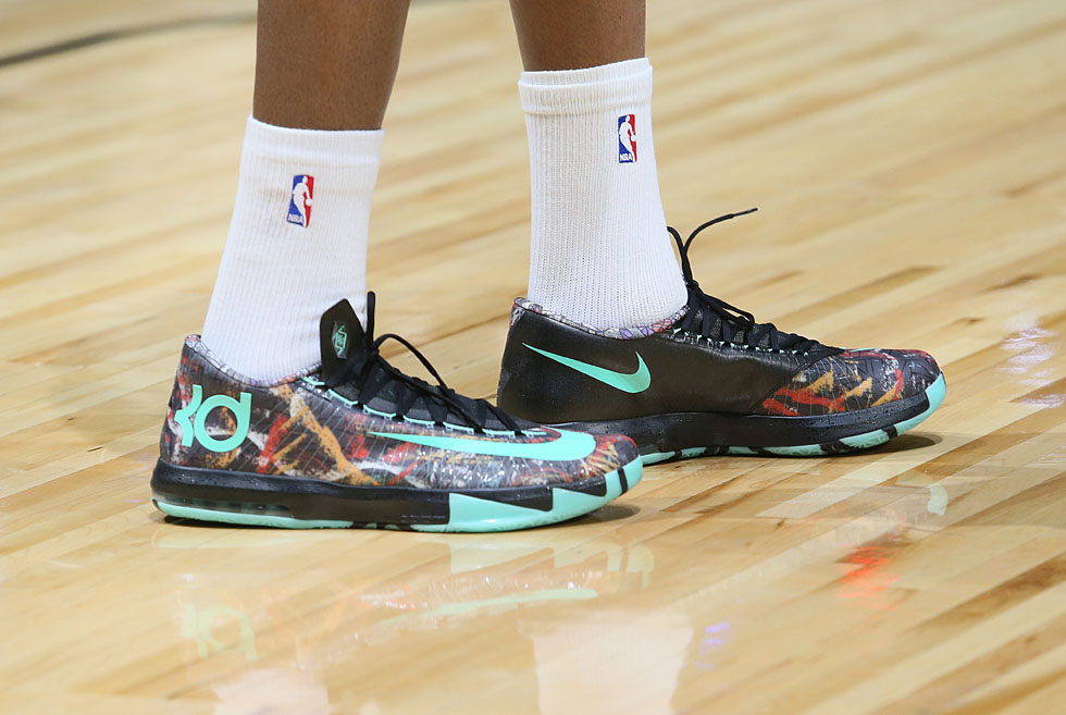 Kevin Durant wearing Nike KD 6 All-Star