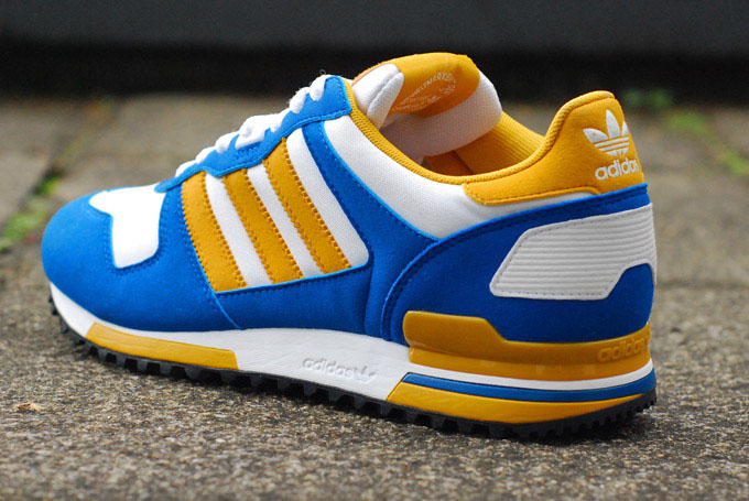 overse Duplikere strop adidas Originals ZX 700 - White / Royal / Gold | Sole Collector