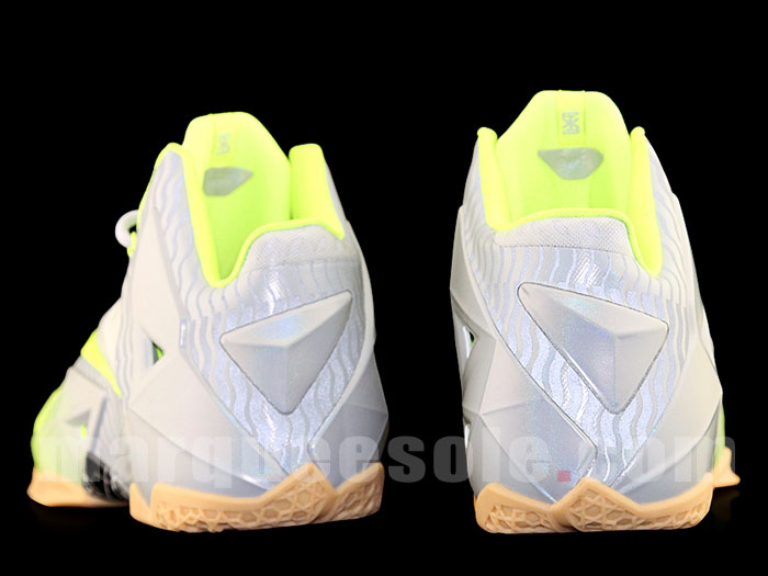 Nike LeBron XI 11 Volt 3M (5)