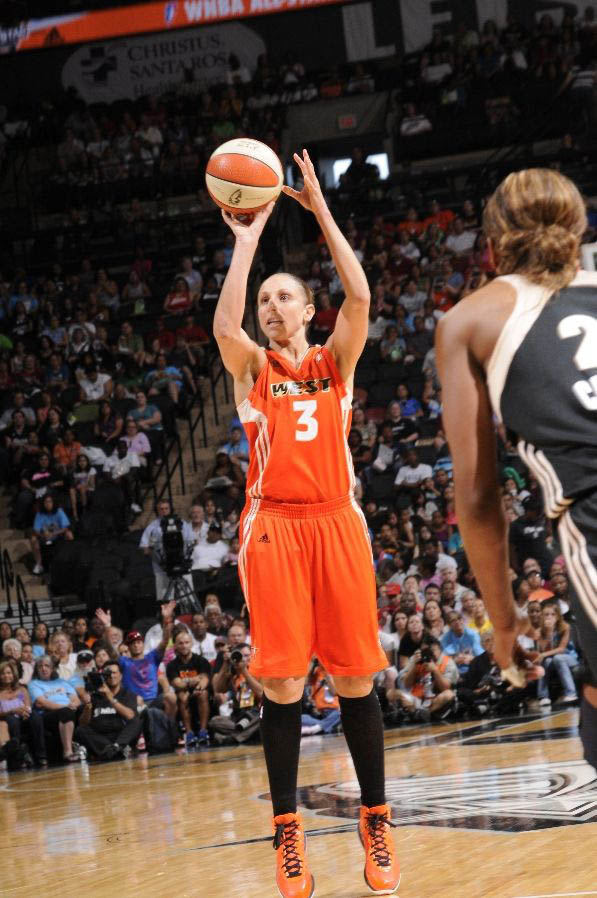 Nike LeBron 8 V/2 Diana Taurasi 2011 WNBA All-Star PE (2)