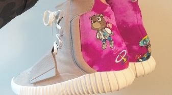 yeezy 750 pink