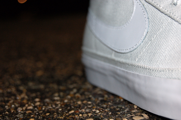 nike blazer white canvas