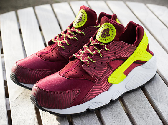 team red huarache