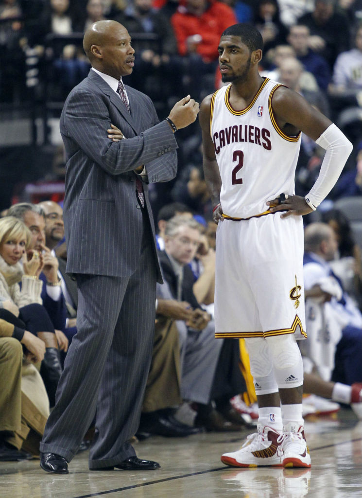 Kyrie Irving Hits Game-Winner in Nike Lunar Hyperdunk 2012 Home PE (1)