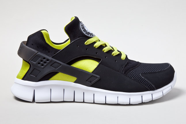 black and yellow nike huarache