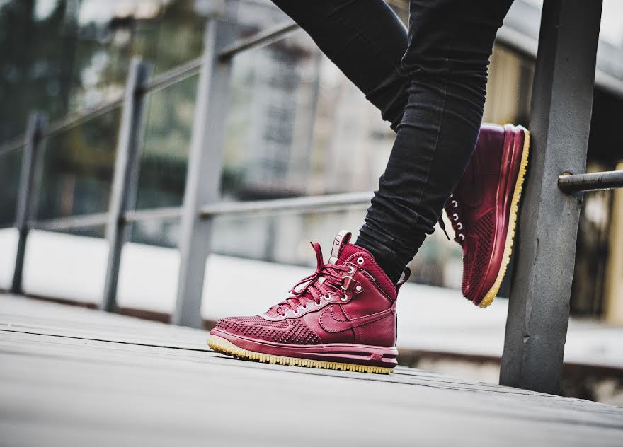 Nike Lunar Force 1 Duckboot Team Red Close | Sole Collector