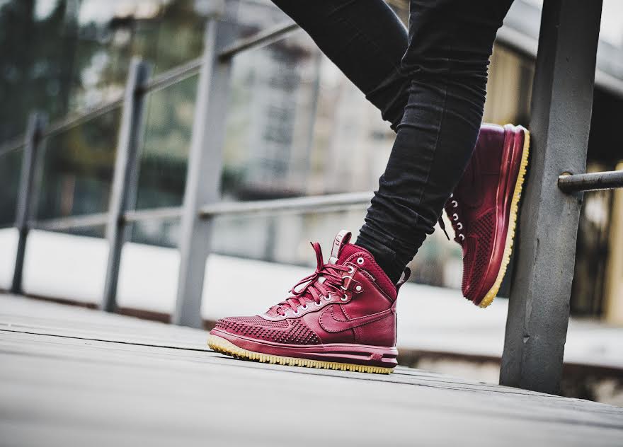 svet dramaturg ljubav nike lunar force 1 duckboot red udar sramotan Pokret