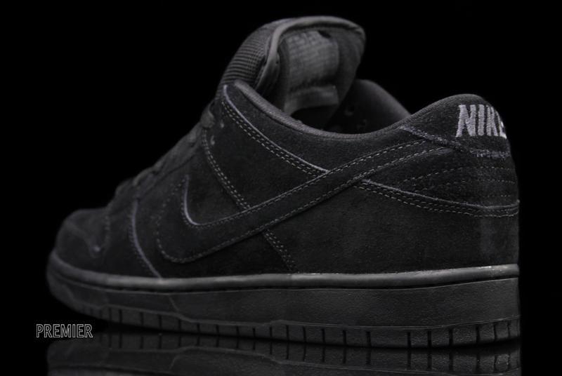 nike sb blackout