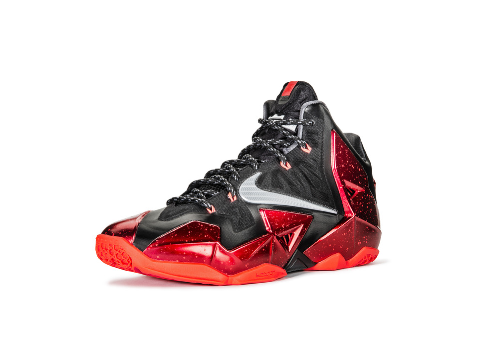 Nike LeBron 11 XI in black university red