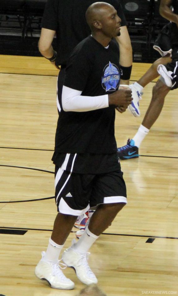 penny hardaway wearing foamposite