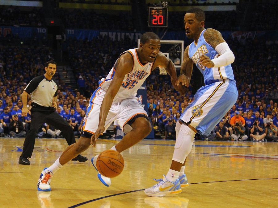 Earl Smith wearing the Nike Zoom Kobe VI iD