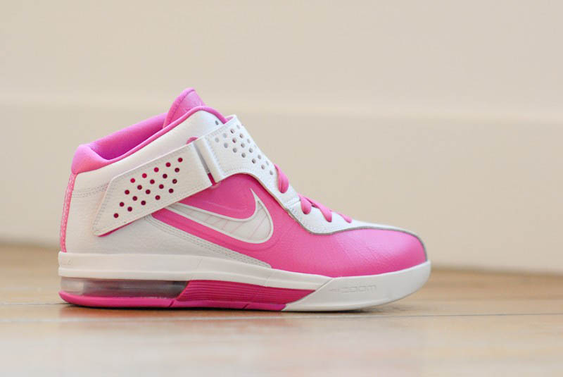 Lebron soldier hotsell pink and white