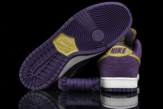 Nike sb dunk hot sale crown royal