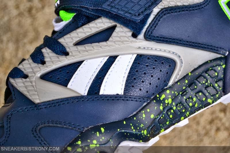 Reebok Pump Paydirt Mid - Seahawks (2)