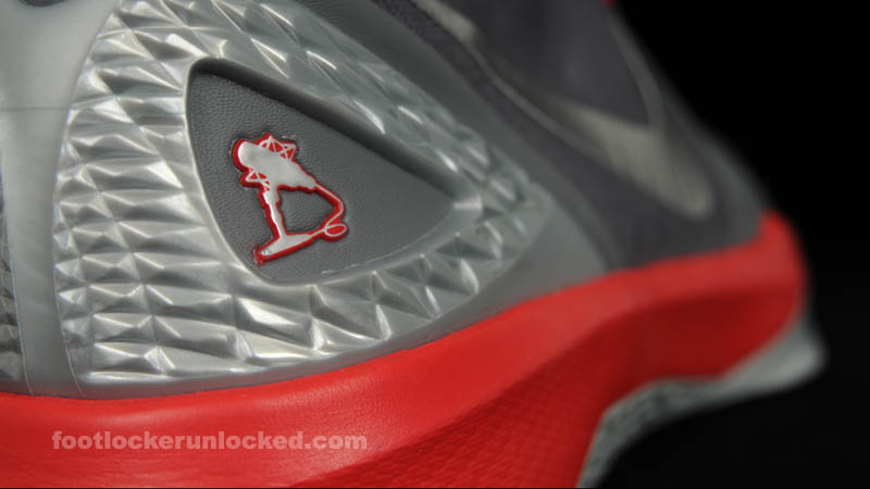 Nike Zoom Hyperdunk 2011 Supreme - The Blake Show 9