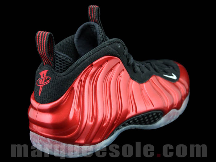 nike air foamposite one metallic red