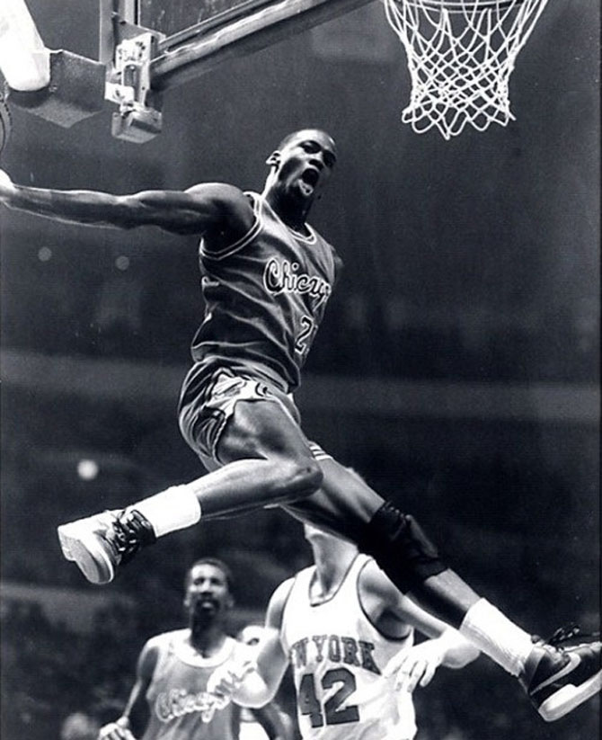 michael jordan playing in air jordan 1