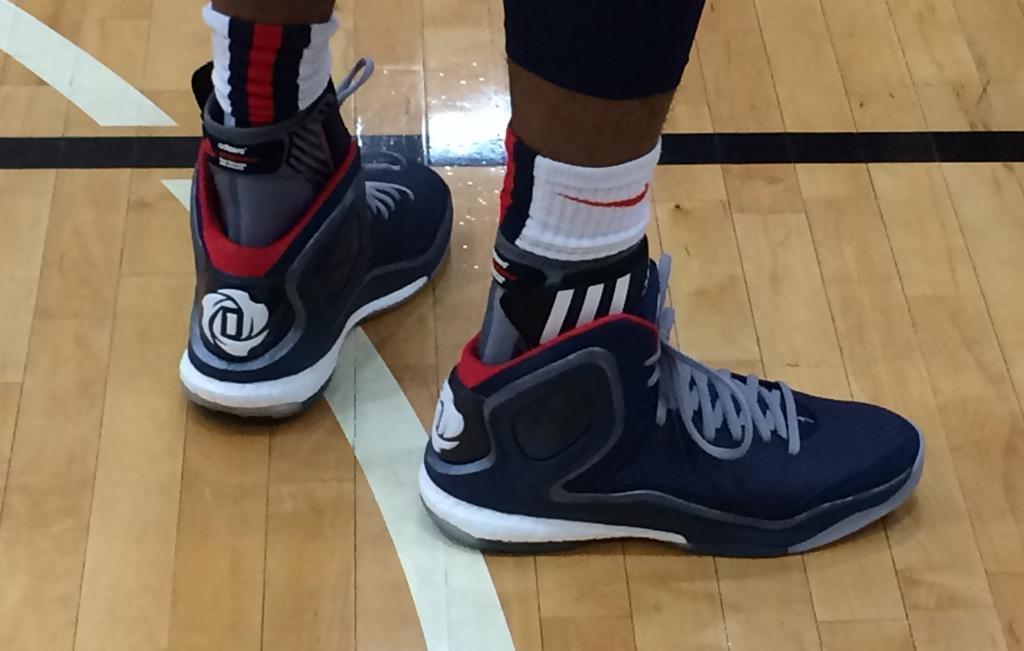 Derrick Rose wearing adidas D Rose 5 Boost USA Away