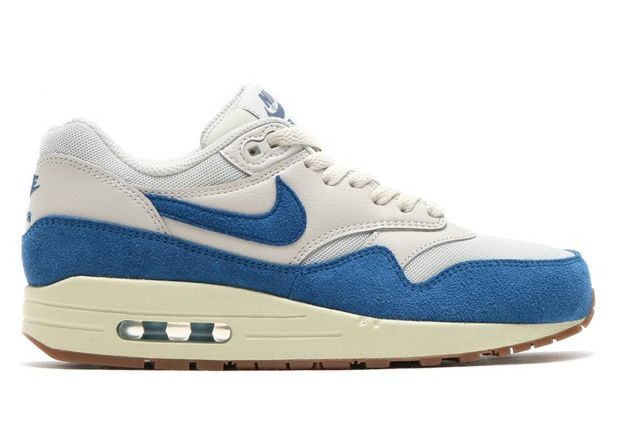 air max one white blue