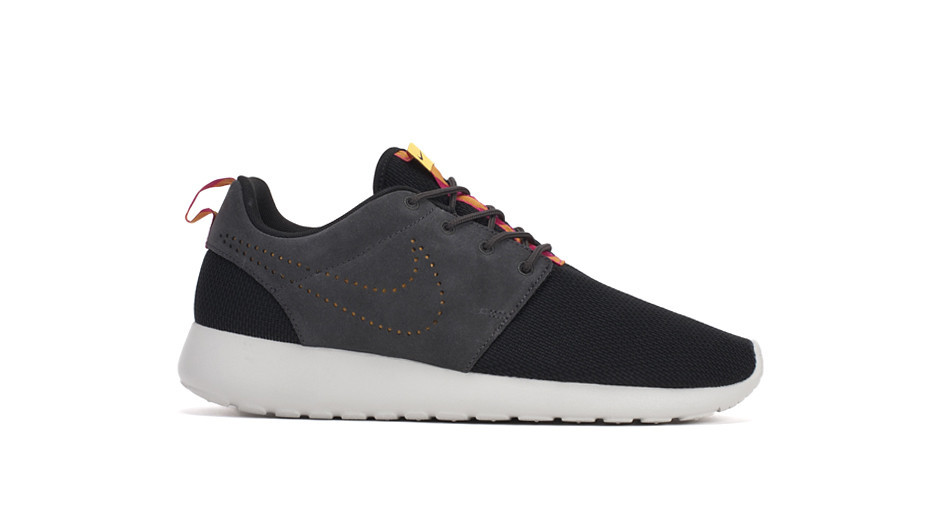 Nike roshe cheap black suede