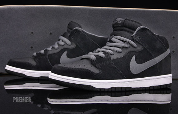 Nike SB Dunk Mid Pro - Black/Light 