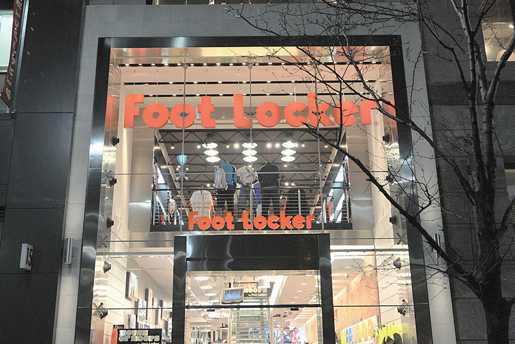 A Springfield retail throwback: 1982 view of Foot Locker