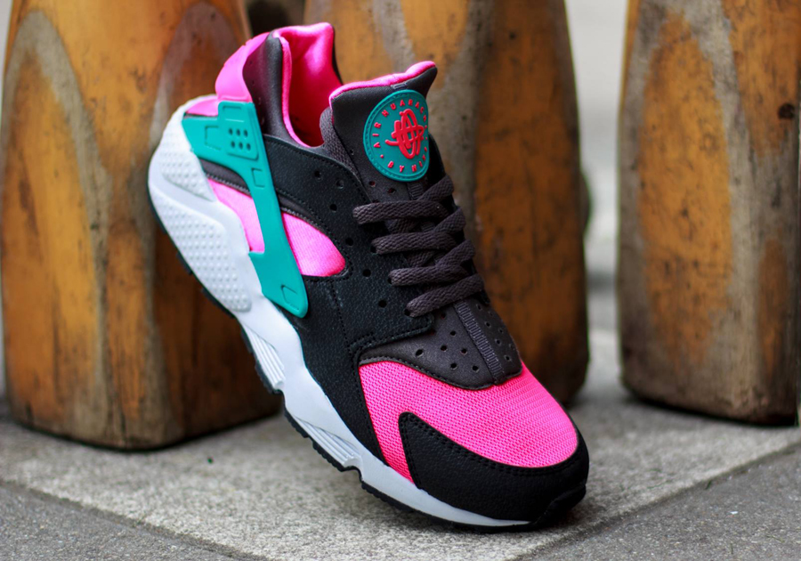 nike air huarache black and pink