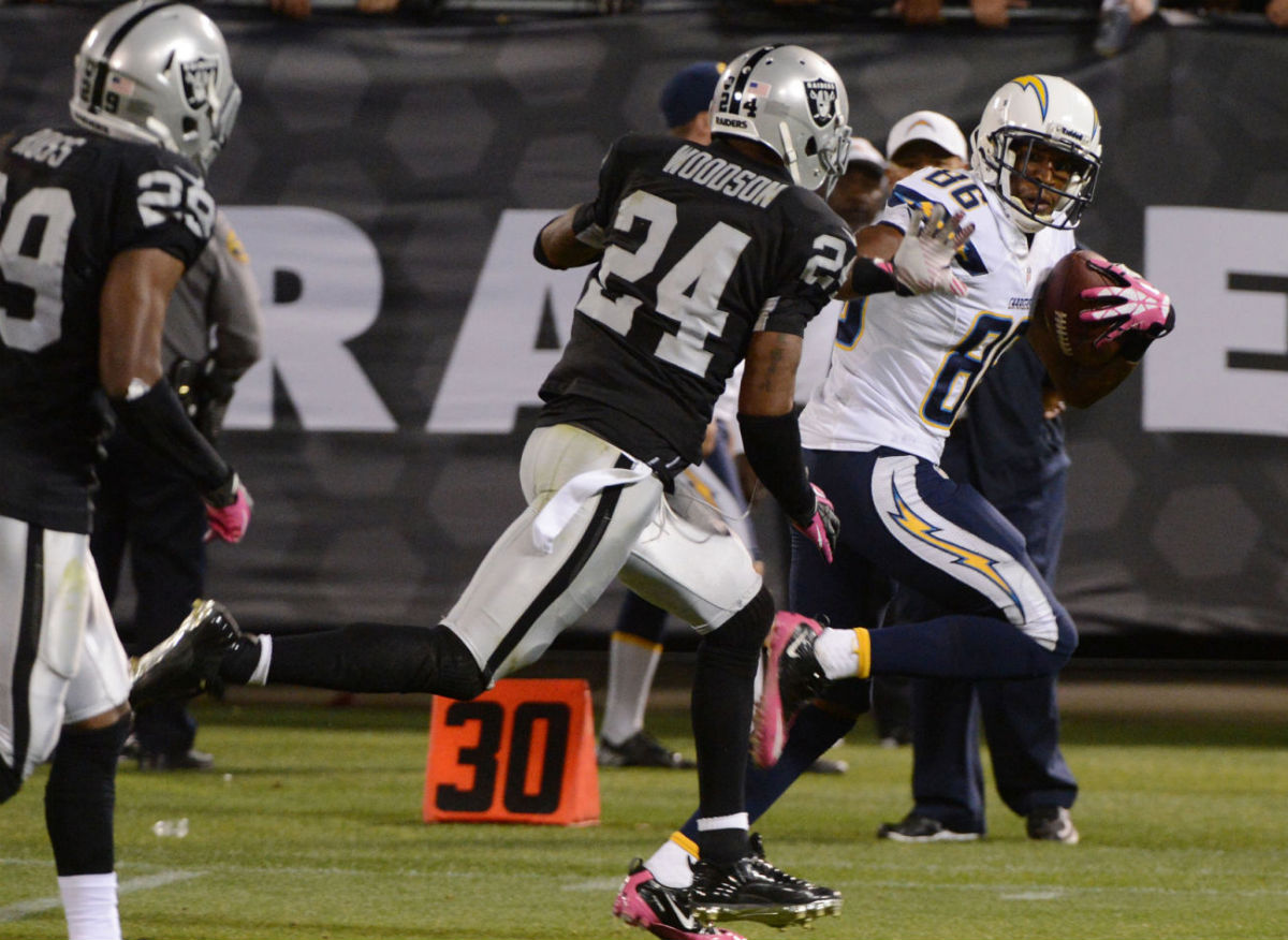 Charles Woodson Wears Air Jordan 12 XII Low Oakland Raiders PE Cleats (4)