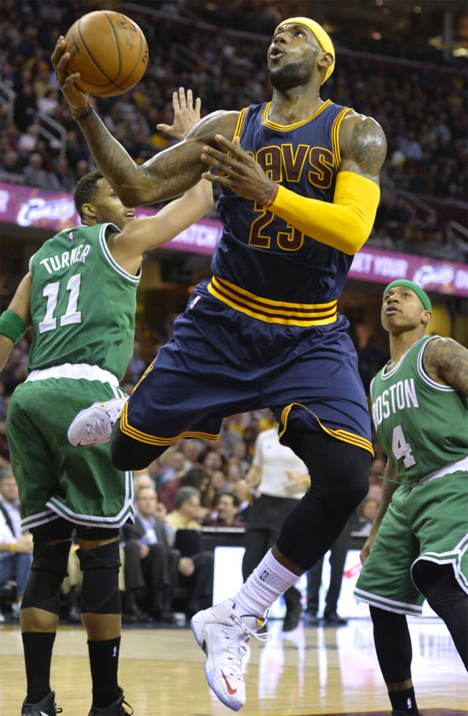 LeBron James wearing Nike LeBron XII 12 White/Red-Navy Speckle PE (4)