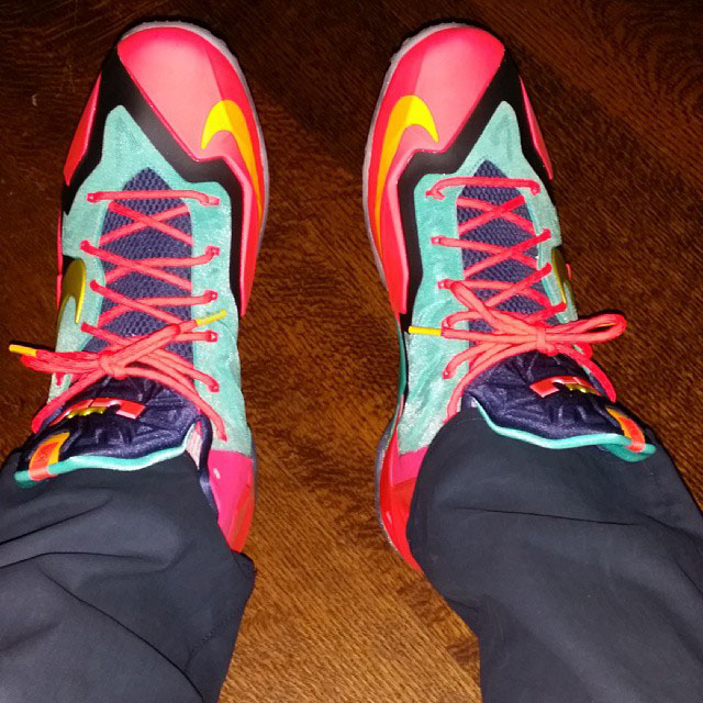 Lebron 11 outlet multicolor