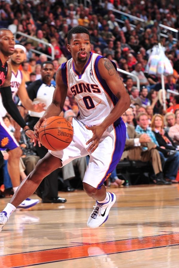 Aaron Brooks wearing the Nike Hyperdunk 2010 Low