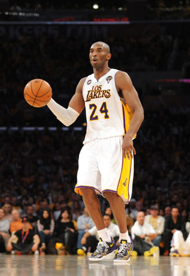 Kobe Bryant wears Fan Designed NIKEiD Kobe 8 System (7)