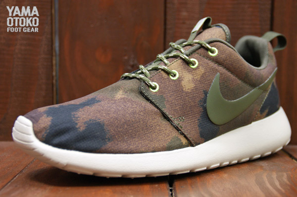 Nike WMNS Roshe Run Print - Linen / Cargo Khaki / Mercury Grey | Sole ...