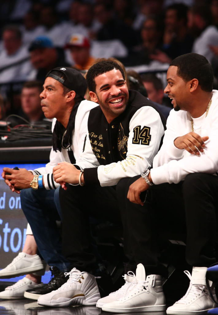 drake wearing ovo jordans