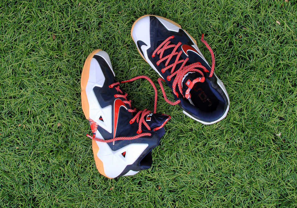 Lebron 11 low independence sales day