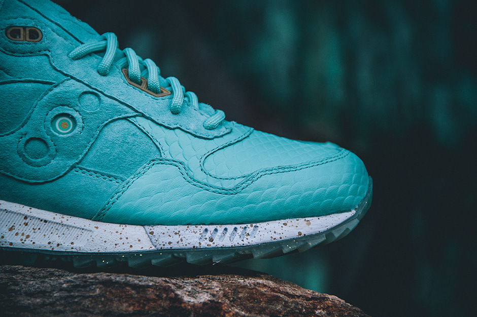 saucony fish scale