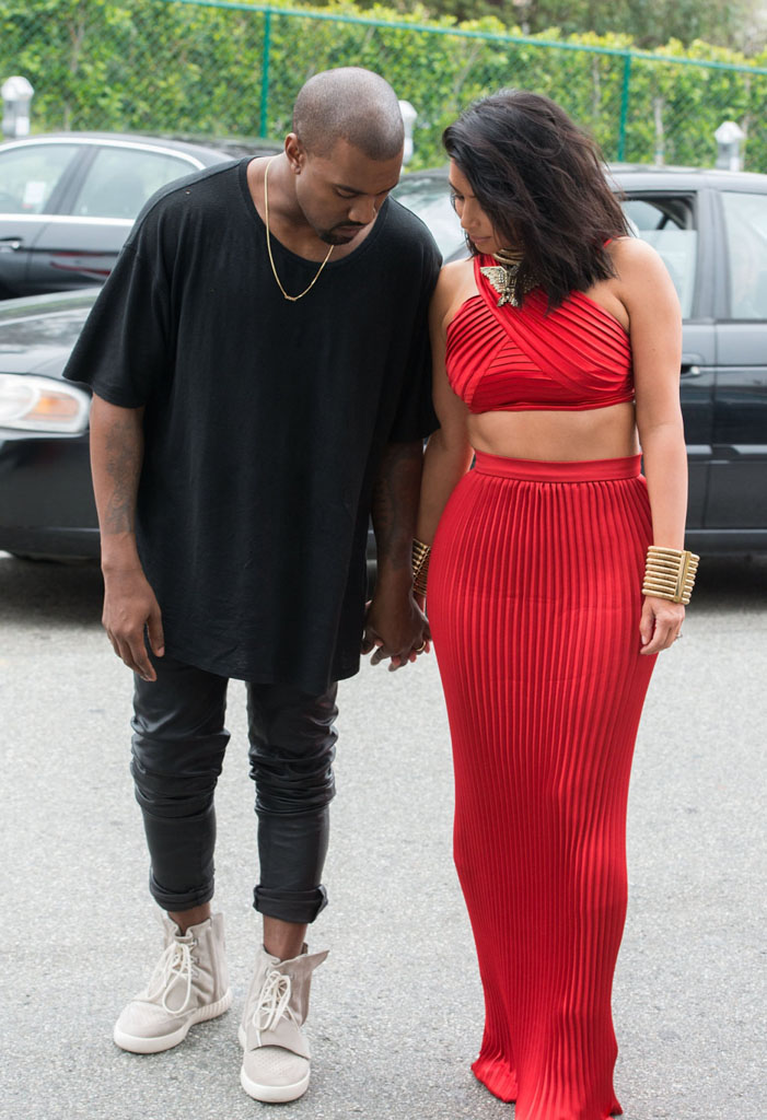 Kanye West wearing adidas Yeezy Boost Grey (27)