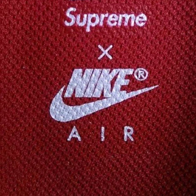 Supreme x nike logo sale